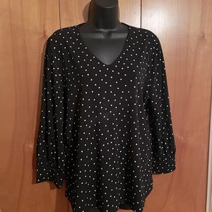 Adriana Papell black polka dot v neck blouse size large